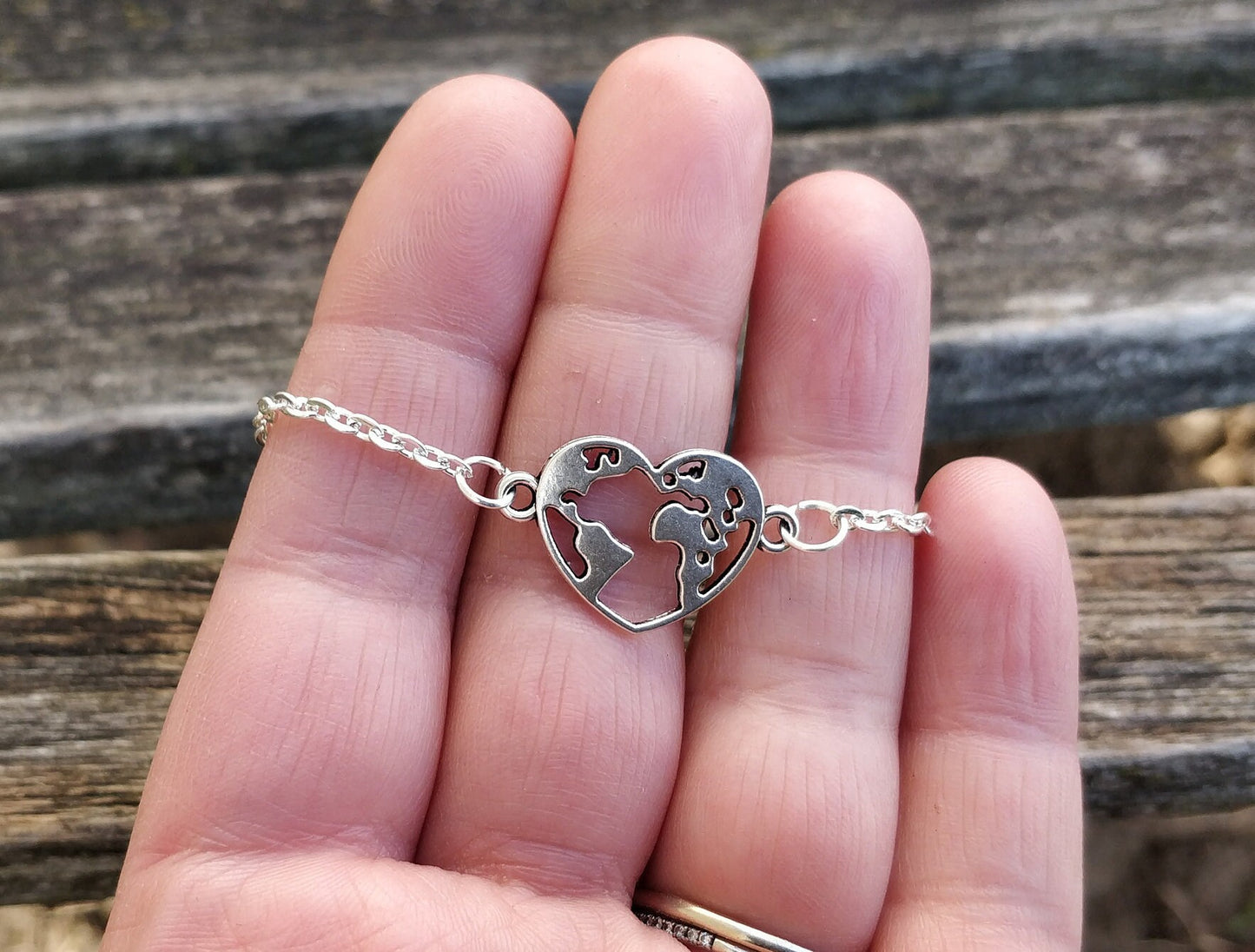 Herzförmiges Edelstahl Armband World